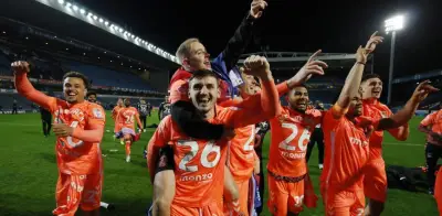 Coventry City premia lealtad de aficionados con abonos gratis tras ascenso histórico