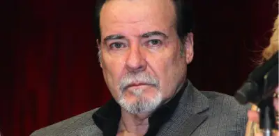 César Évora alerta sobre fraudes con saludos falsos usando su imagen y voz