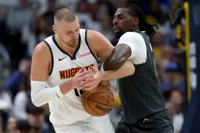 Denver Nuggets remontan y derrotan a Minnesota Timberwolves en el primer juego de la serie