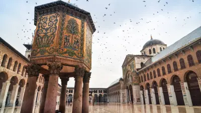 Descubren inscripción griega en Siria que apunta al mítico Templo del Sol bajo mezquita