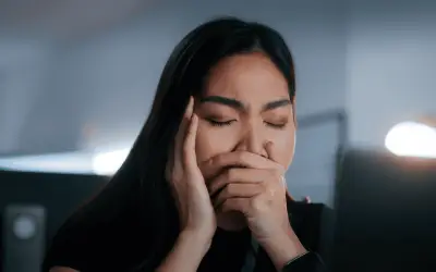 Desvelarse deshidrata: el estudio científico que lo explica