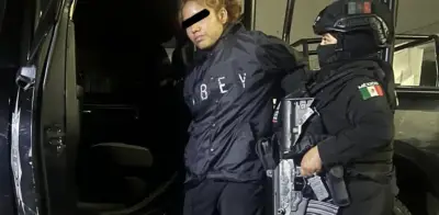 Detienen a joven por narcomenudeo mientras fumaba marihuana en vía pública de Monterrey