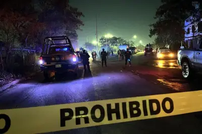 Ejecutan a hombre mientras lavaba auto en la vía pública