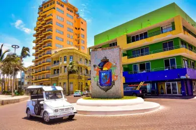 El Malecón de Mazatlán: Una Galería de Esculturas que Narra la Historia del Puerto