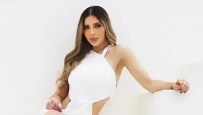 Emma Coronel revela su transformación a 'Barbie latina' con nuevo look brunette