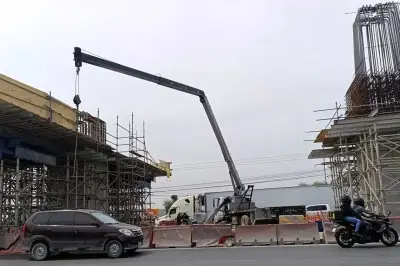 Estado atribuye accidente en obra a falla en grúa; investigan responsabilidades