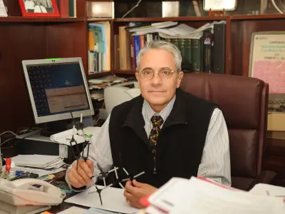 Eusebio Juaristi explora los elementos en La suite de los elementos