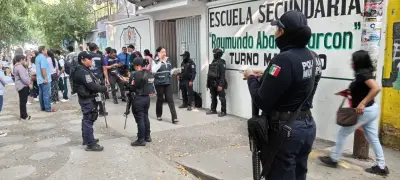 Evacuan a mil estudiantes en Chilpancingo por amenaza de ataque armado en secundaria