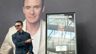 Fonseca cierra su exitosa gira 'Tropicalia' con lleno total en el Auditorio Nacional