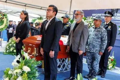 Guardia de Honor en Nuevo León para Despedir a Policía Caído en Servicio