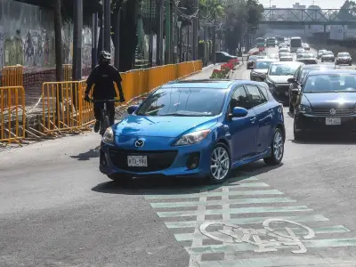 Hoy No Circula miércoles 29 de abril: autos rojos descansan