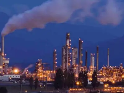 Industria mexicana crece 0.4% mensual pero cae 1.3% anual, según INEGI