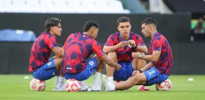 Insólito: Jugadores de Cruz Azul salen a pie del Estadio Banorte tras el Clásico Joven