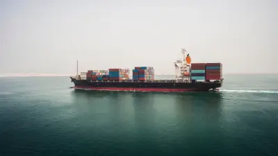 Irán ataca portacontenedores en estrecho de Ormuz; tripulación ilesa