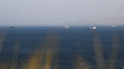 Irán dispara y toma buques en el Estrecho de Ormuz: UKMTO reporta daños y nuevos ataques