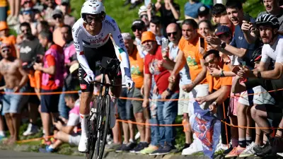 Isaac del Toro se consolida en el Top 10 de la Vuelta al País Vasco 2026