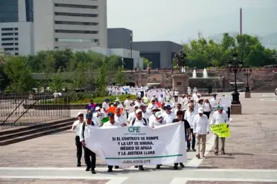 Jubilados de Pemex y CFE piden ayuda a Samuel García