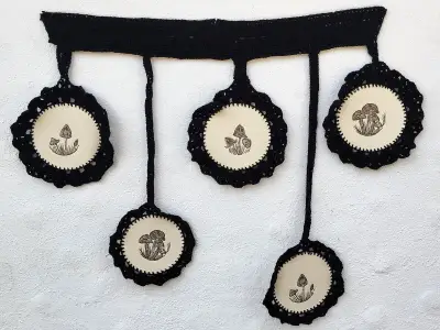 Julia Caporal transforma el grabado tradicional en lenguaje expandido con técnicas textiles