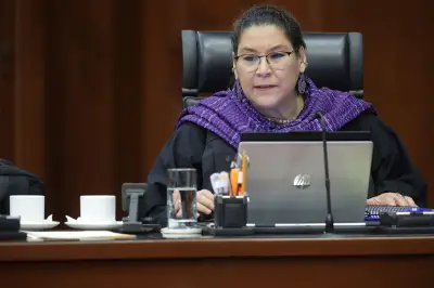 Lenia Batres impulsa amparo al ISSSTE de su hermano, evade impuestos