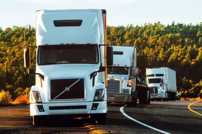 Limitarán cruce de tráileres vacíos en Eagle Pass