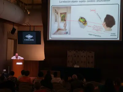 Lingüista alerta: pantallas y videojuegos no deben ser niñeras