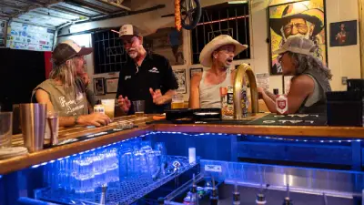 Los 'Listening Bars' Revolucionan el Turismo Musical en Francia y el Mundo