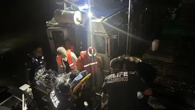 Marina realiza traslado médico urgente por mar desde Isla Mujeres en Quintana Roo