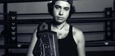 Mario Bautista operado tras fracturarse la mano en pelea