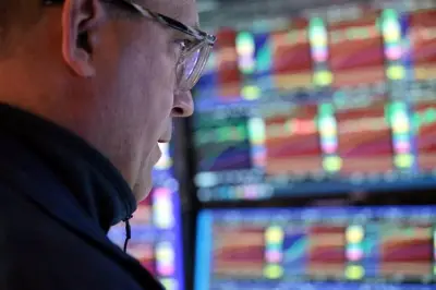 Mercados de EU Inician Jornada con Leve Caída Tras Datos Económicos