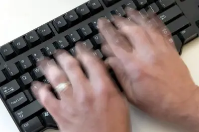 Meta recopila movimientos del ratón y clics para entrenar su inteligencia artificial