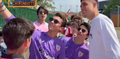 Niños mexicanos viven emotivo encuentro con el portero Álex Padilla en España