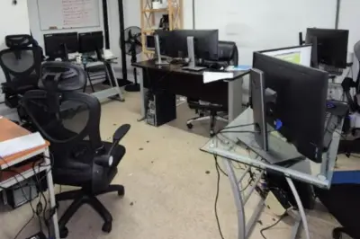 Operativo masivo desmantela centros de extorsión telefónica en Edomex: hallan guiones y bases de datos