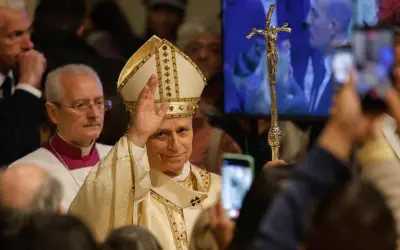 Papa León XIV denuncia 'momento oscuro' en Irán durante emotiva Misa Crismal de Jueves Santo