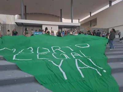 Persisten barreras para implementar aborto en México, alertan especialistas