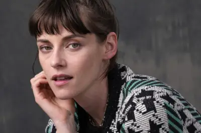 Phoenix Stewart y más de mil accionistas rechazan fusión Paramount-Warner