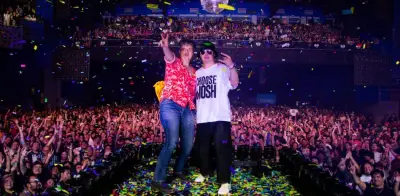 Plastilina Mosh: 30 años de irreverencia musical en el Pepsi Center