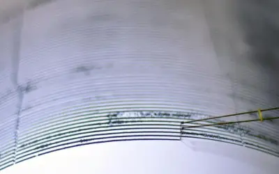 Potente sismo de 7.4 grados sacude Indonesia; activan alerta de tsunami en tres países