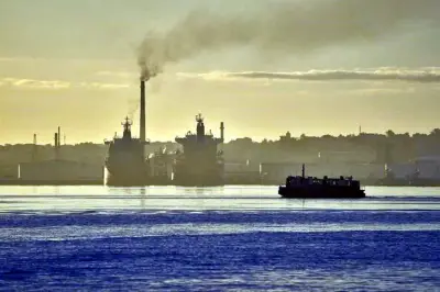 Precio del petróleo Brent sube 2% y supera los 107 dólares