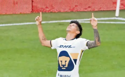 Pumas vencen a Pachuca y terminan como líderes de la Liga MX