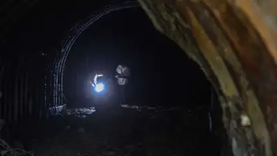 Rescatan con vida a minero atrapado en mina Santa Fe de El Rosario, Sinaloa