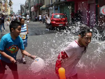 Sábado de Gloria 2026: Multas de hasta 300 mil pesos por tirar agua en CDMX y Edomex