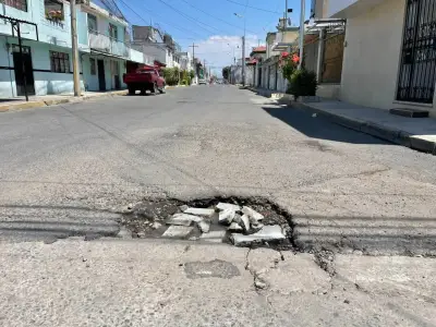 Semana Santa revela crisis de servicios básicos en Puebla: baches y basura se acumulan