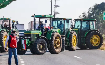 Sheinbaum critica bloqueos en carreteras y señala intereses políticos de oposición