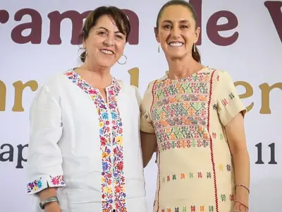 Sheinbaum y González entregan finiquitos y escrituras en Morelos en acto de justicia social