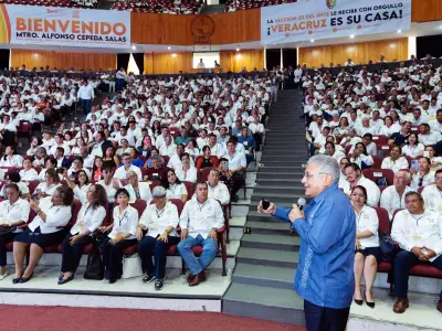 SNTE exige incremento salarial del 13% para maestros basado en alza del salario mínimo