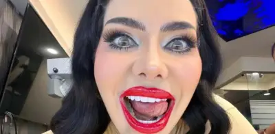 Sol León lleva su equipo de iluminación al INE y se vuelve viral