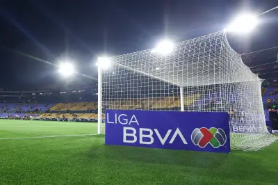 Tigres vs Chivas: Duelo Clave en Jornada 14 del Clausura 2026 con Liderato en Juego