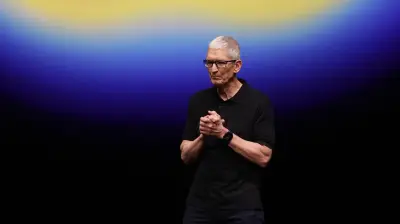 Tim Cook deja el cargo de CEO de Apple tras casi 15 años; John Ternus asume el liderazgo