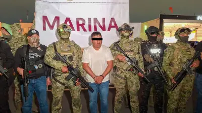 Trasladan a CDMX al 'Jardinero', presunto operador del CJNG, y lo llevan a la FEMDO
