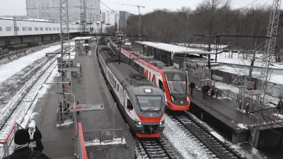 Tren con 415 pasajeros descarrila en Rusia; siete heridos reportados